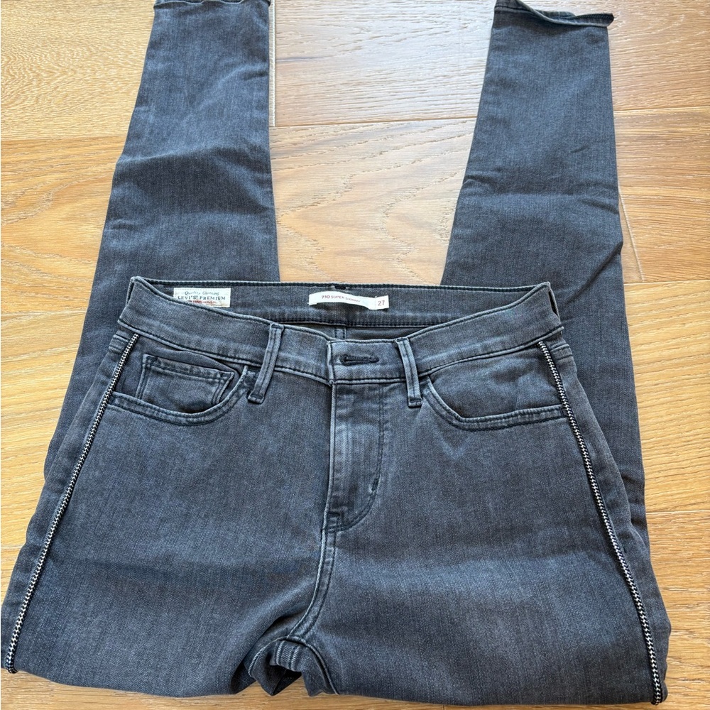 Levi's Women's Charcoal Skinny Jeans